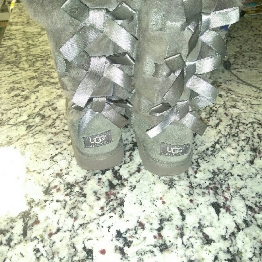 Bailey bow uggs